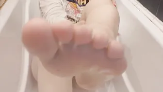 Gf Pees on your Face. JOI Feet Bondage
