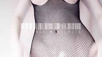 出し忘れの網タイツ履いていく動画です