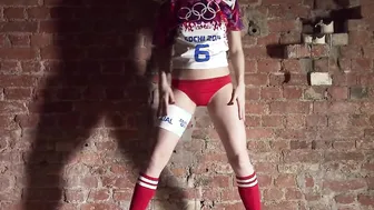 Siro Zagibalo has a Tight Dripping Twat when her Legs are Stretched
