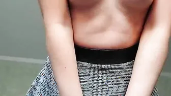 College Girl made a home clip of her masturbating
