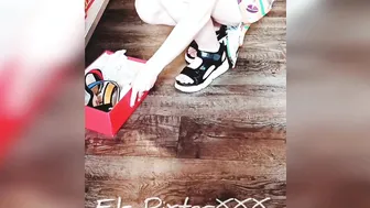 My Outdoor Exposure inside a Shoe Store and City Park no Lingerie. ElsaRixterXXX