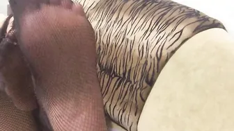 Bae Chubby Hispanic cougar Wear Fishnets Tights and Play with Unshaved Vagina under Themtoes Bondage