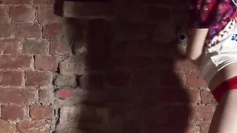 Siro Zagibalo has a tight soak vagina when her legs