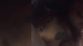 Véritable Amateur Je Lui Ai Fait Ma Première Gorge Profonde Pendant Quil Bouffe Ma Chatte