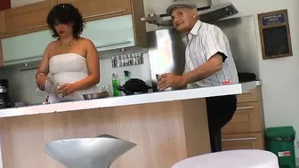 Amateur from France loves sex