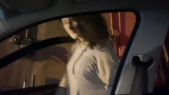 Lil d picks up Bombshell geeks 19 year old into ally offer her some assistance