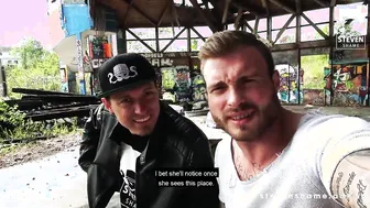 Anal bitch: Julia lets a random bro nailed her booty