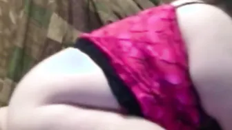 Thick Milf Put It Inside Her Butt  Rides It