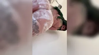 Who wants to Hop inside with Me? PAWG Twerking inside the Shower.