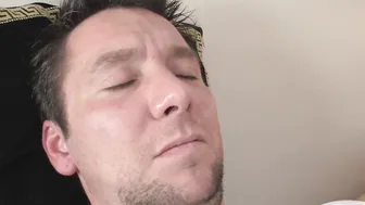 Turned On Dark Haired Women Blows his Eggs before Fucking