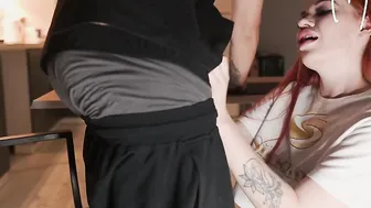 My boyfriend is so busy he didnt notice how he