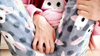 oriental slender 18 year old masturbate into pajamas | bald snatch cumming