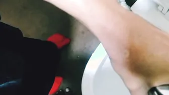 Arab Sex Sub into Hijab Holding Penis and Cleaning after Pissing
