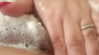 Chubby Blonde milf Snatch Washed inside the Hot Tub