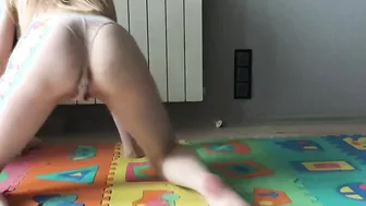 Bored Babysitter Records a Quick Solo Session