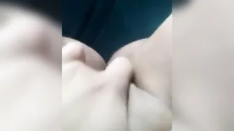 Punjab chut ko ungli se ragad k pani nikala