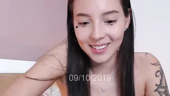 Petite women with a crazy sexy face and topless does cam