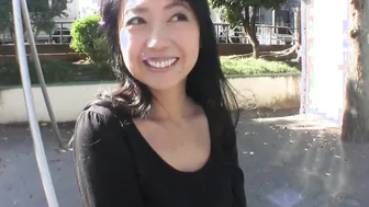 旦那との夜の生活も無く10年のセックスレスで家族にも友達にも内緒でAVに応募したゆりえさん
