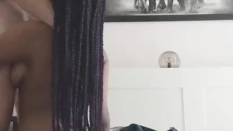 Ebony 19 Yo chick Begs For Daddys Sperm