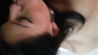 Prostituta colombiana se deja grabar en el motel bga