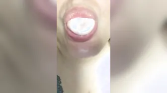 Slutty Gum Chewing