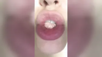 Slutty Gum Chewing