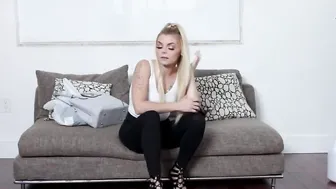 Bae milf babe Butt Hollywood has again broken her heart and needs