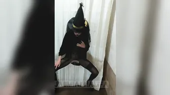 عاهرة تكسر المحرمات | Halloween Arabic Witch Squirting inside my Restroom