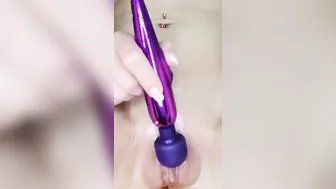 Russian Women Oils her Vagina and Catches her to Orgasm with her Sex Toy