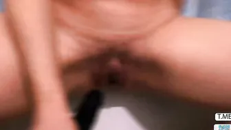 Thin cunt step daughter getting fuck into the shower