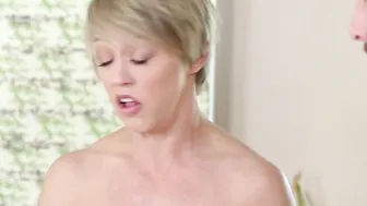 Dee Williams porn video – My Friends mom Blown Me Into Her Tub