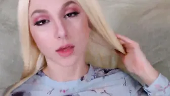 View Skylar Vox suck gargle and drink
