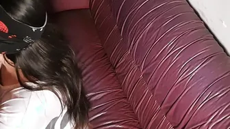 Me Cojo a Mi Vecina Culona Infiel En El Mueble Cuando El Marido no Esta