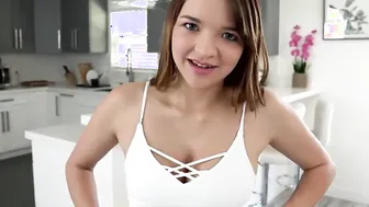 Kinky stepbro caught stepsis Honey Hayes stretching and saw her camel toe