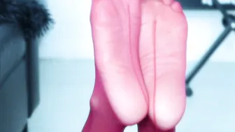 Toe Wiggles (Preview)