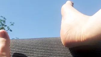 Sun porn video – Let me Put your Bj under my Legs so you can View my Soles into the Sun