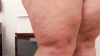 Huge Butt BBW Tiffany Performer Plays With Cake