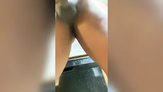 PeachesCreamPOV (eating Vagina)