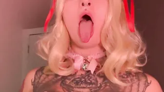 Cum countdown: Slut cat begs for cum inside her mouth