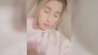 Teenagers Anal Fun with gigantic sex toy