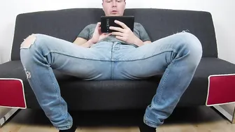 HETEROSEXUAL MONSTER DICK BIG LEGS MUSCULAR GUYS THIGHS GIGANTIC PENIS MUSCLED MAN CALVES FLEXING ADDUCTORS