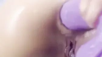 Probando la elasticidad de mi Culo