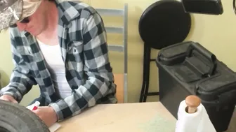 Big Tit Holly Belle Anderson Fucks Mecanic To Speed Up Repairs