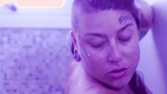 BIA ROMANXXX AND TATA CANELLO EXCHANGING SUCKS INSIDE THE SHOWER