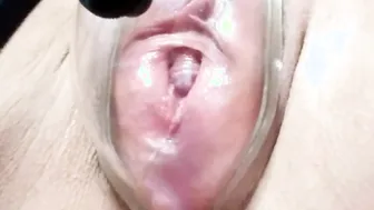 Hoe Fox blows her big pussy and butt into out with pump