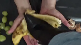 Clean my boots from the fruit squeezing my dutch sub