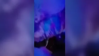 Gritona pide que se la meta toda