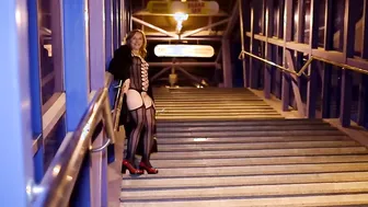 Outside flashing into the tranport