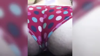 Thick booty Hispanic ass watch while giving oral sex listen to the slurps 