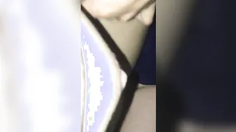 Kinantot ako patagilid habang wala